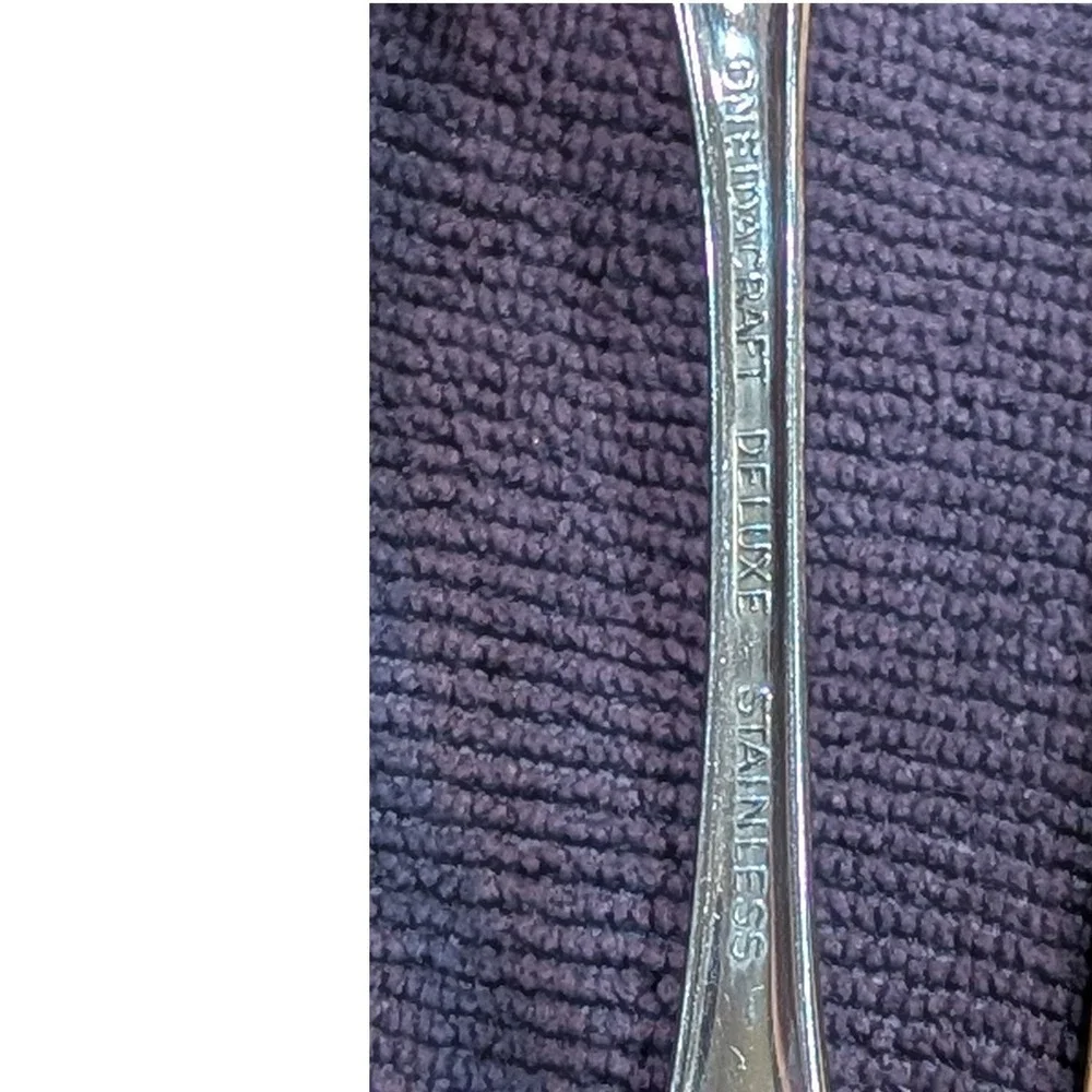 Oneida stainless Oneidacraft Deluxe Chateau Flatware Salad Fork